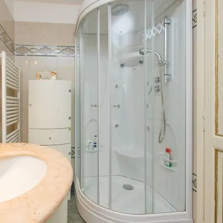 Mit Dachterrasse By Interhome דירה רומא